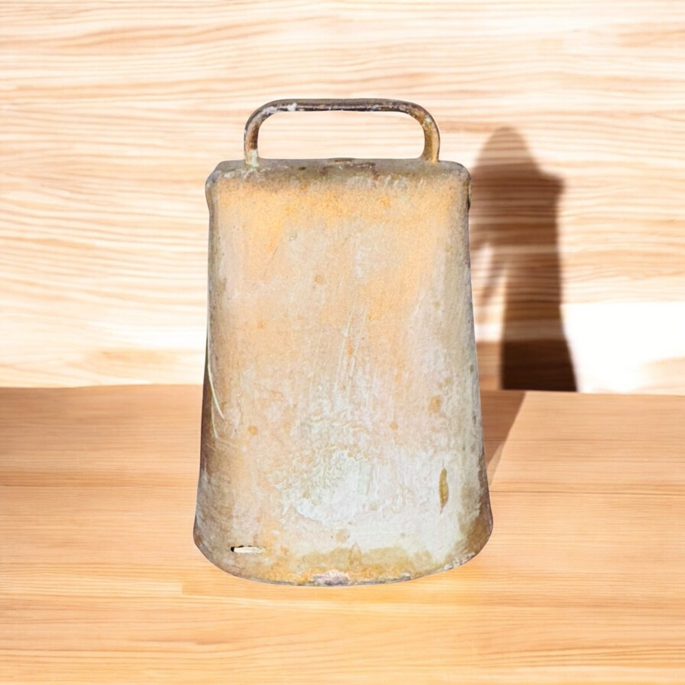 Antique Vtg Farm Cow Bell Clapper Rustic Fold Over Primitive Country Farmhouse - Picture 3 of 6